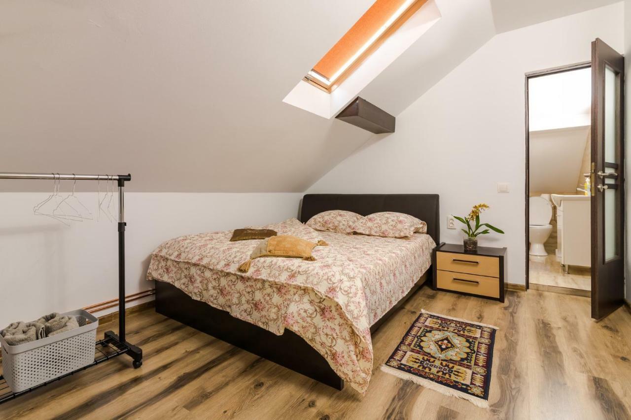 Casa De Vacanta Mirela Novaci-Străini 외부 사진