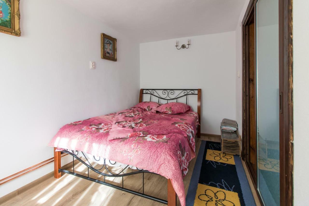 Casa De Vacanta Mirela Novaci-Străini 외부 사진